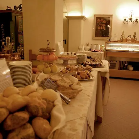 Adele Hotel 3*