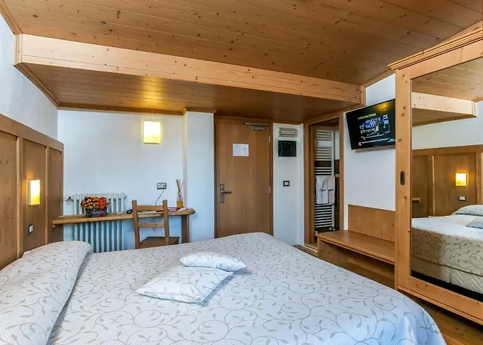 阿黛尔酒店 博尔米奥