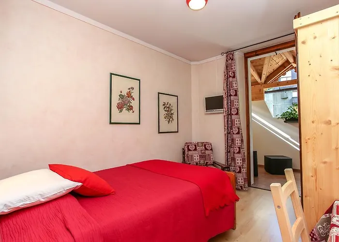 阿黛尔酒店 3* 博尔米奥