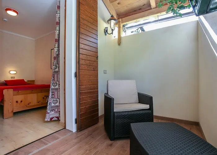 Adele Готель Борміо