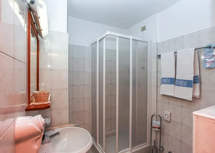 Adele 3* Борміо